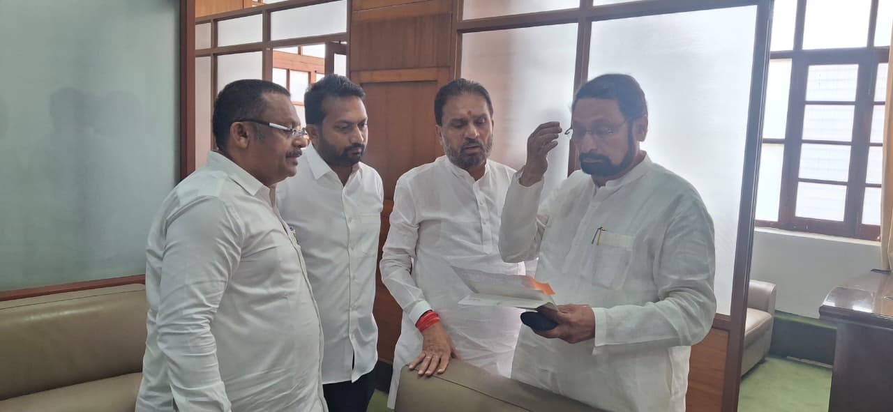 ಬೀದರ ಸಹಕಾರ ಸಕ್ಕರೆ ಕಾರ್ಖಾನೆ ಮರು ಹರಾಜು ತಡೆಗೆ ಸಚಿವ ಲಕ್ಷ್ಮಣ ಸವದಿ ಅವರಿಗೆ ಮನವಿ