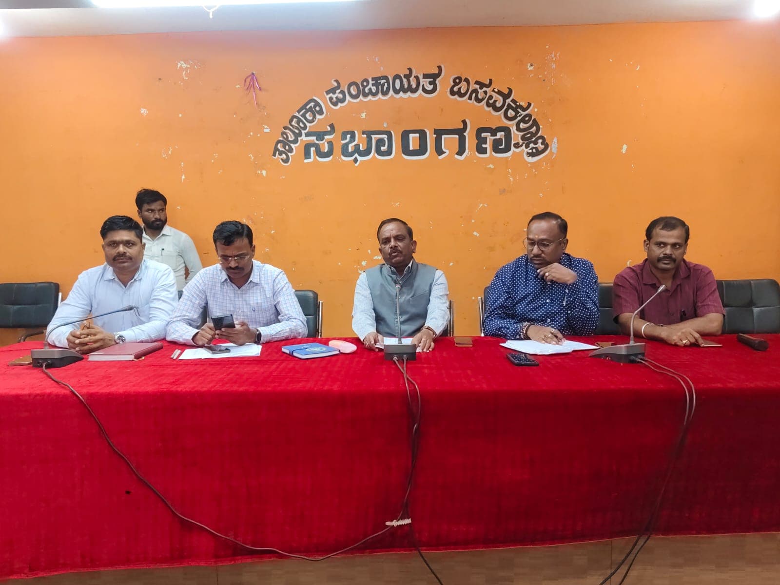 ನಿಗದಿತ ಸಮಯದ ಒಳಗೆ ಪರಿಷ್ಕರಣೆ ಕೆಲಸ ಮುಗಿಸಿ : ಎಸಿ ಕುದರೆ ಸೂಚನೆ