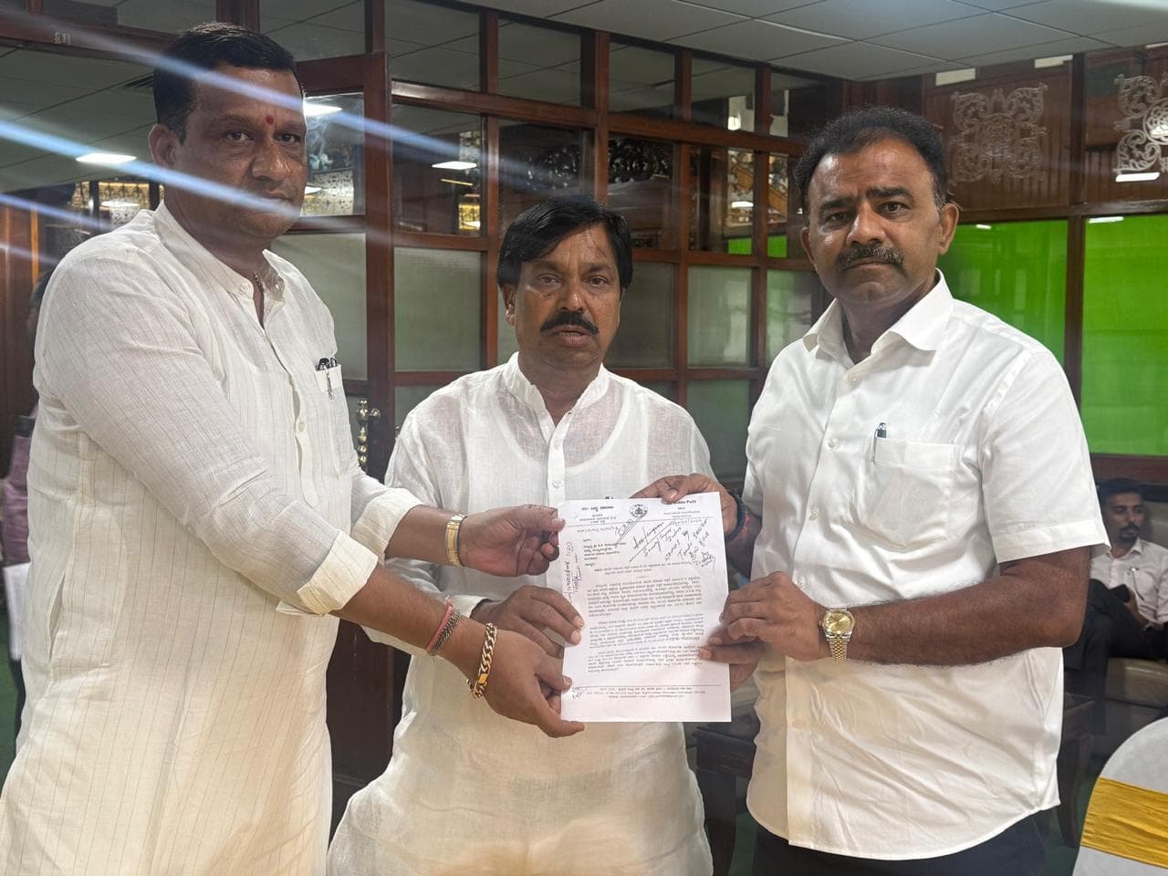 ಬಿಎಸ್‌ಎಸ್‌ಕೆ ಹರಾಜು ಪ್ರಕ್ರಿಯೆ ತಡೆದು ಲೀಜ್‌ಗೆ ನೀಡಿ : ಶಾಸಕ ಸಿದ್ದು ಪಾಟೀಲ, ಶೈಲೇಂದ್ರ ಬೆಲ್ದಾಳೆ ಒತ್ತಾಯ
